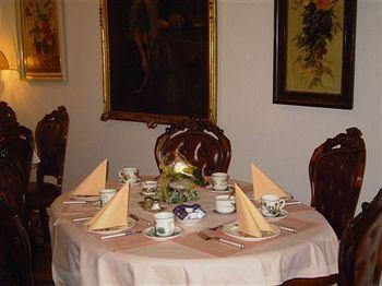 Haus Mooren, Garni Hotel Dusseldorf