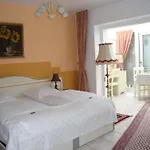 Haus Mooren, Garni Hotel Düsseldorf