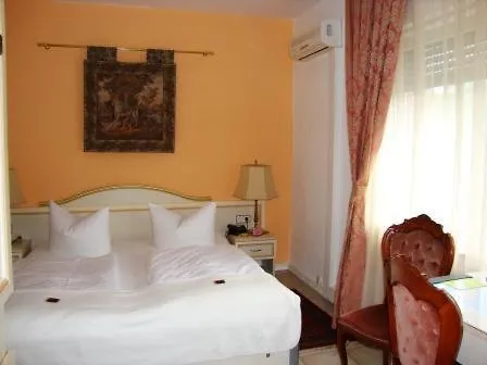 Haus Mooren, Garni Hotel Dusseldorf