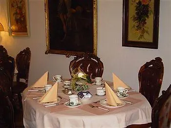 Haus Mooren, Garni Hotel Dusseldorf